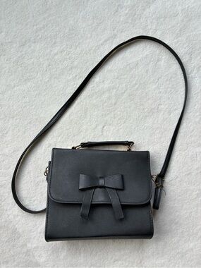 1990’s Real leather from France Black Bow Accent Crossbody Bag for Women